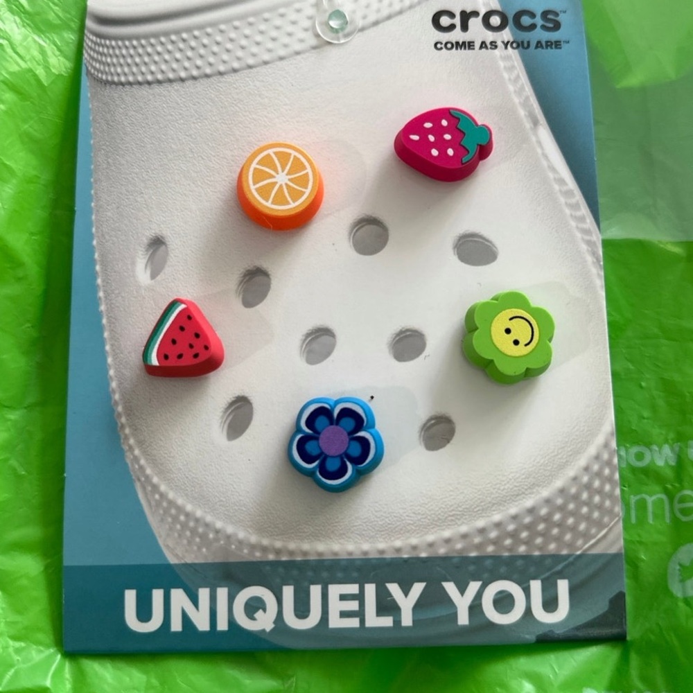 Crocs set of 5 jibbitz
